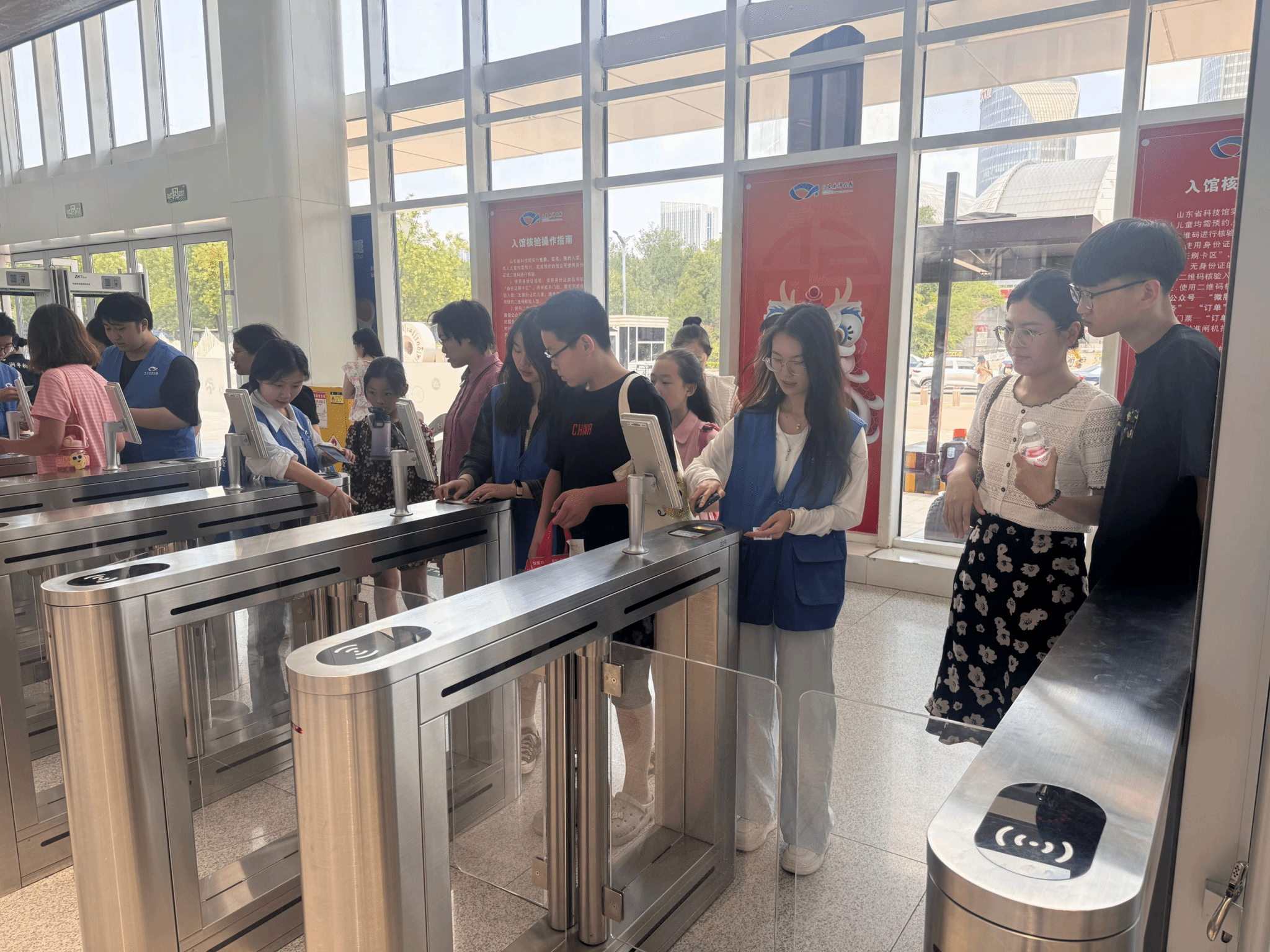 暑假“三下乡”社会实践|青春助科普，实践绽芳华——万象城体育awcsportallwincity万象城“青春向基层，志愿筑微光”实践队